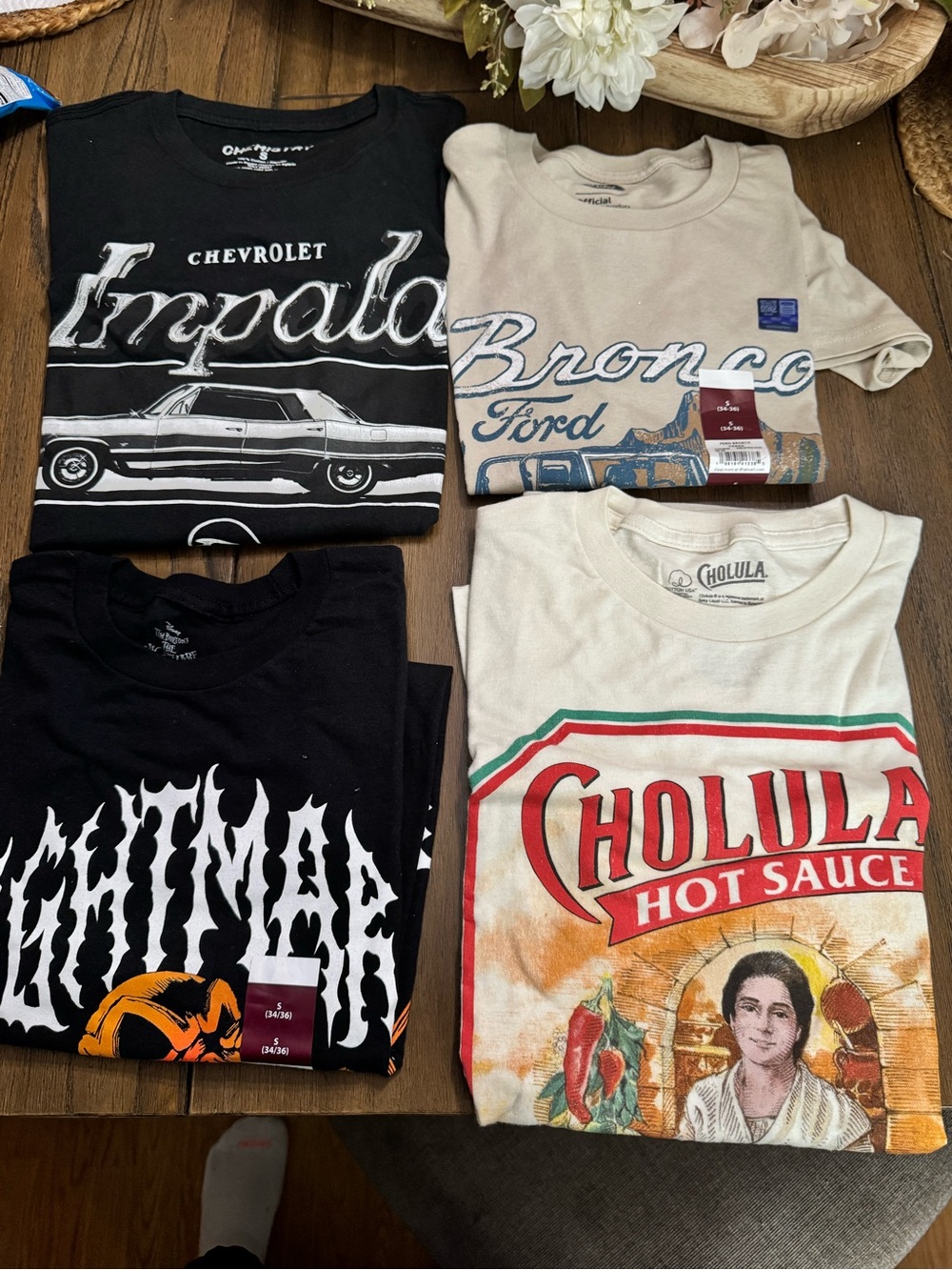 Men’s shirts small 4 pair